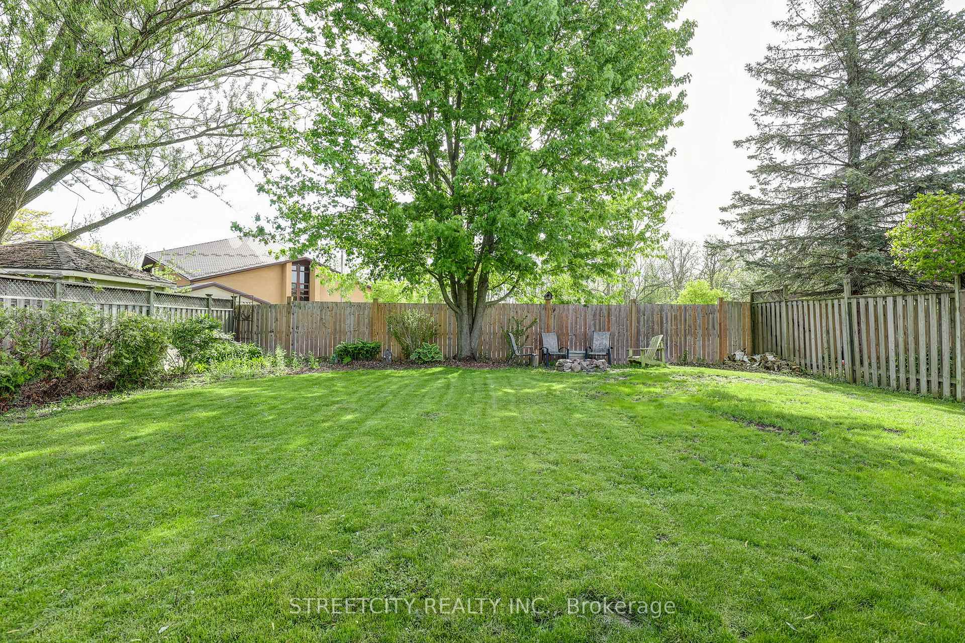 Photo 4 of 10 Timberlane Crescent, Central Elgin, Rural Central Elgin — HOMEH