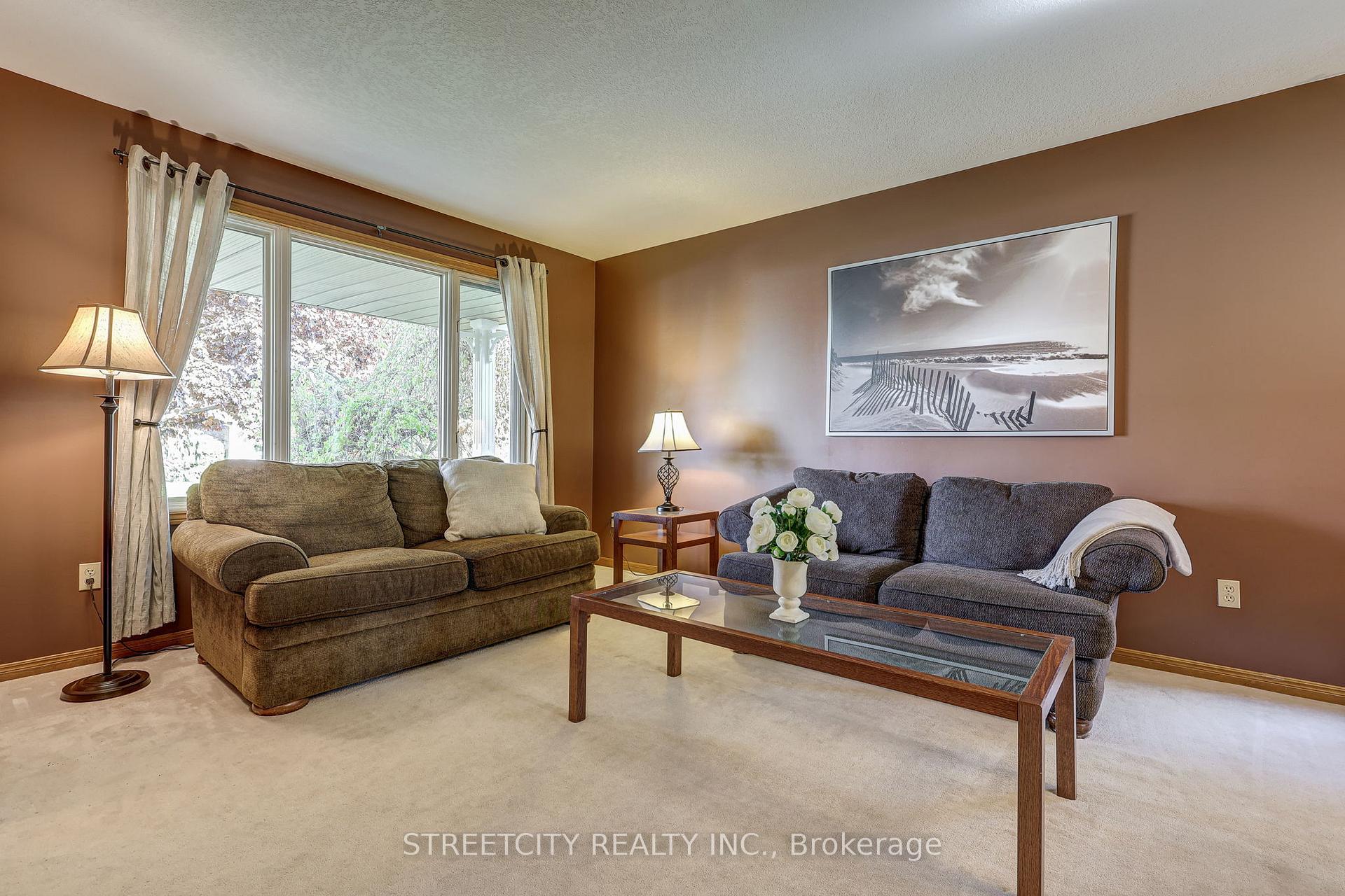 Photo 8 of 10 Timberlane Crescent, Central Elgin, Rural Central Elgin — HOMEH