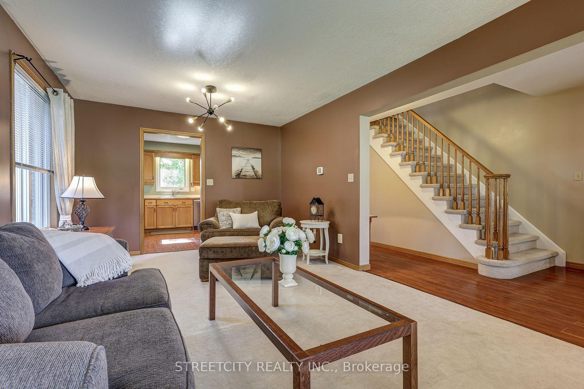 Photo 9 of 10 Timberlane Crescent, Central Elgin, Rural Central Elgin — HOMEH