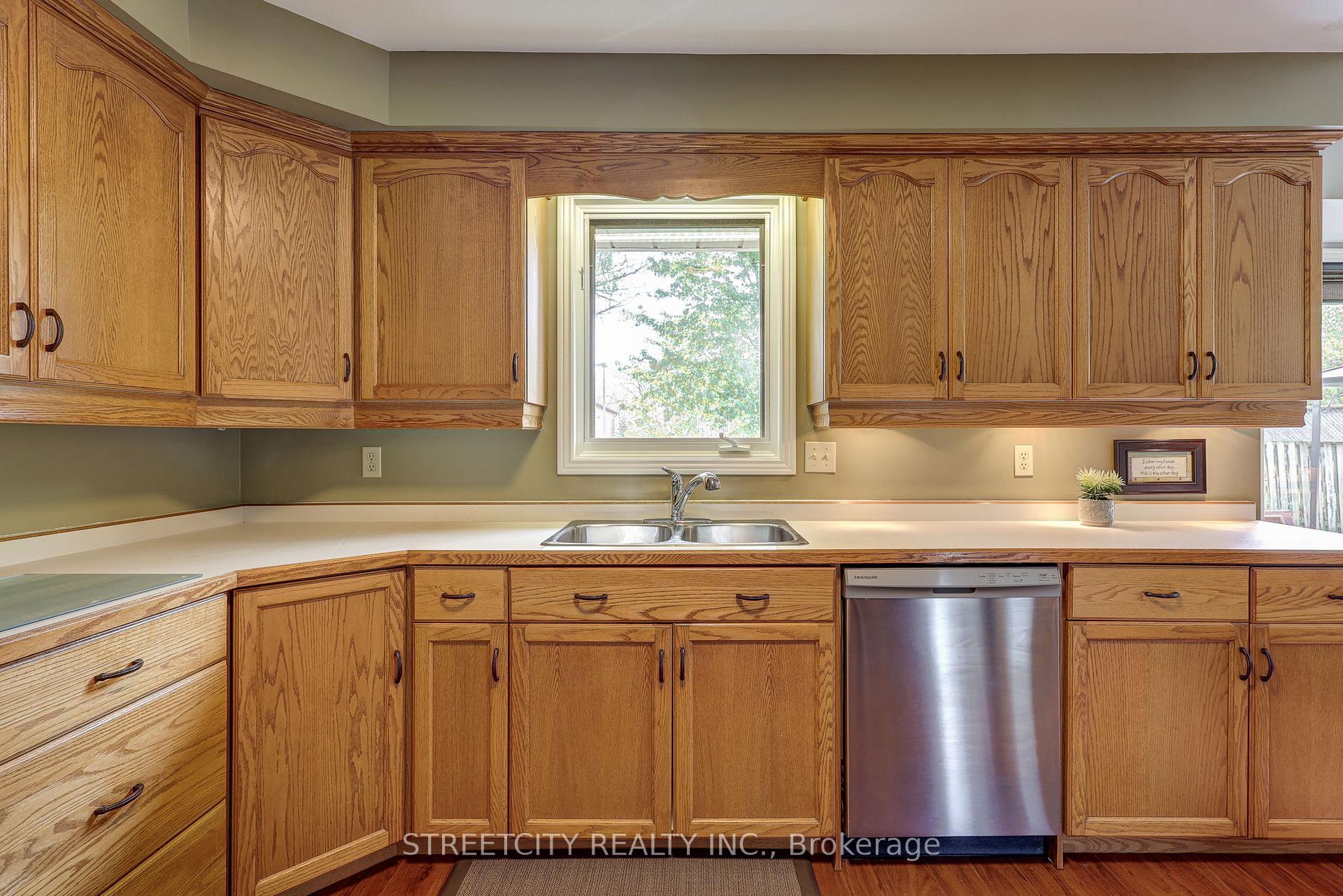 Photo 15 of 10 Timberlane Crescent, Central Elgin, Rural Central Elgin — HOMEH