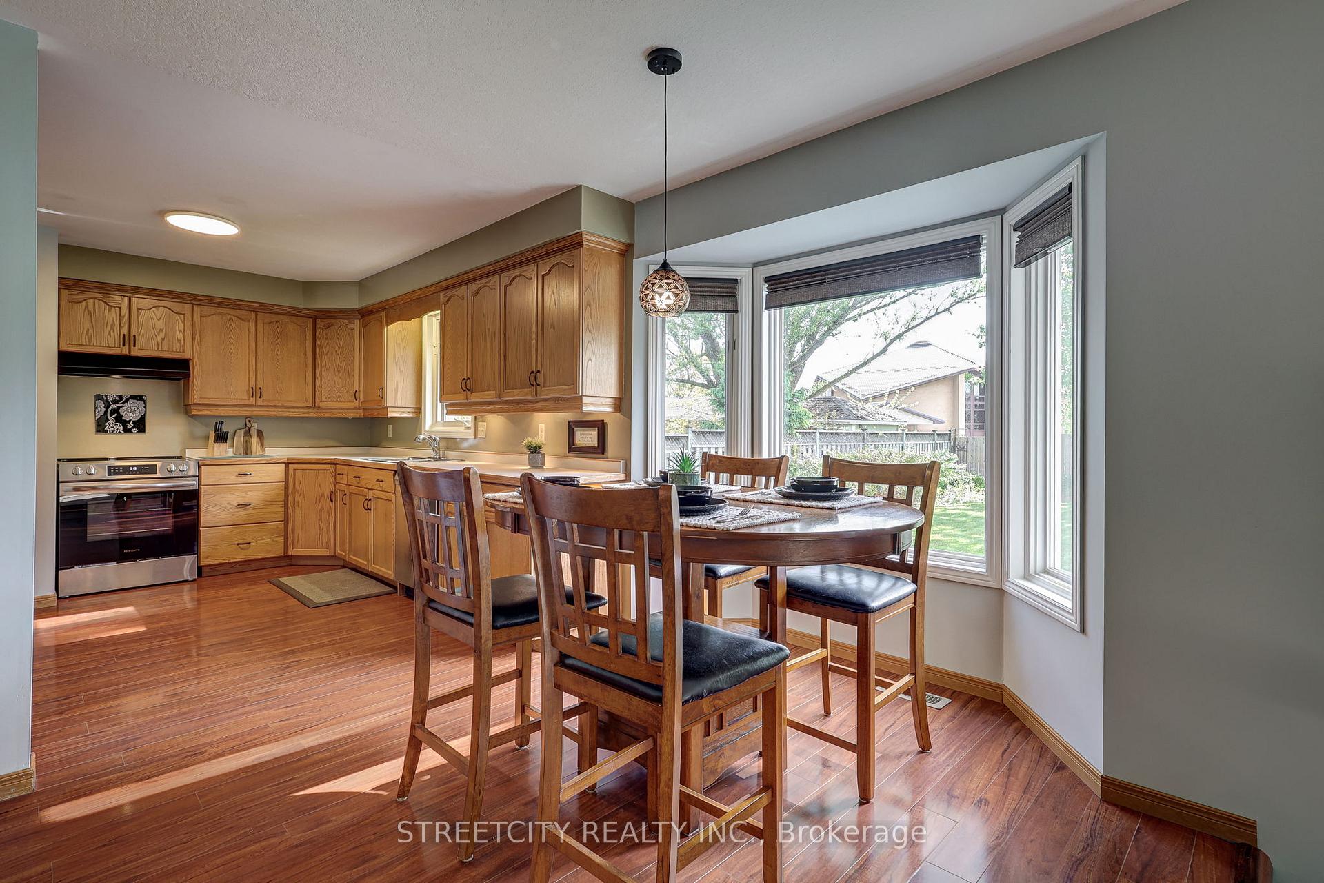 Photo 18 of 10 Timberlane Crescent, Central Elgin, Rural Central Elgin — HOMEH
