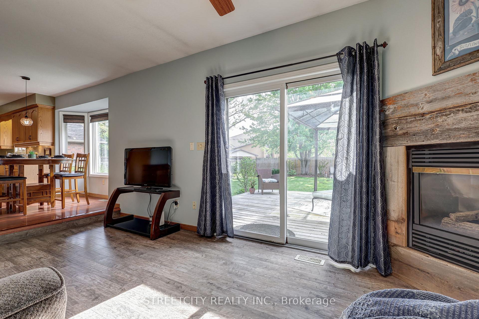 Photo 21 of 10 Timberlane Crescent, Central Elgin, Rural Central Elgin — HOMEH