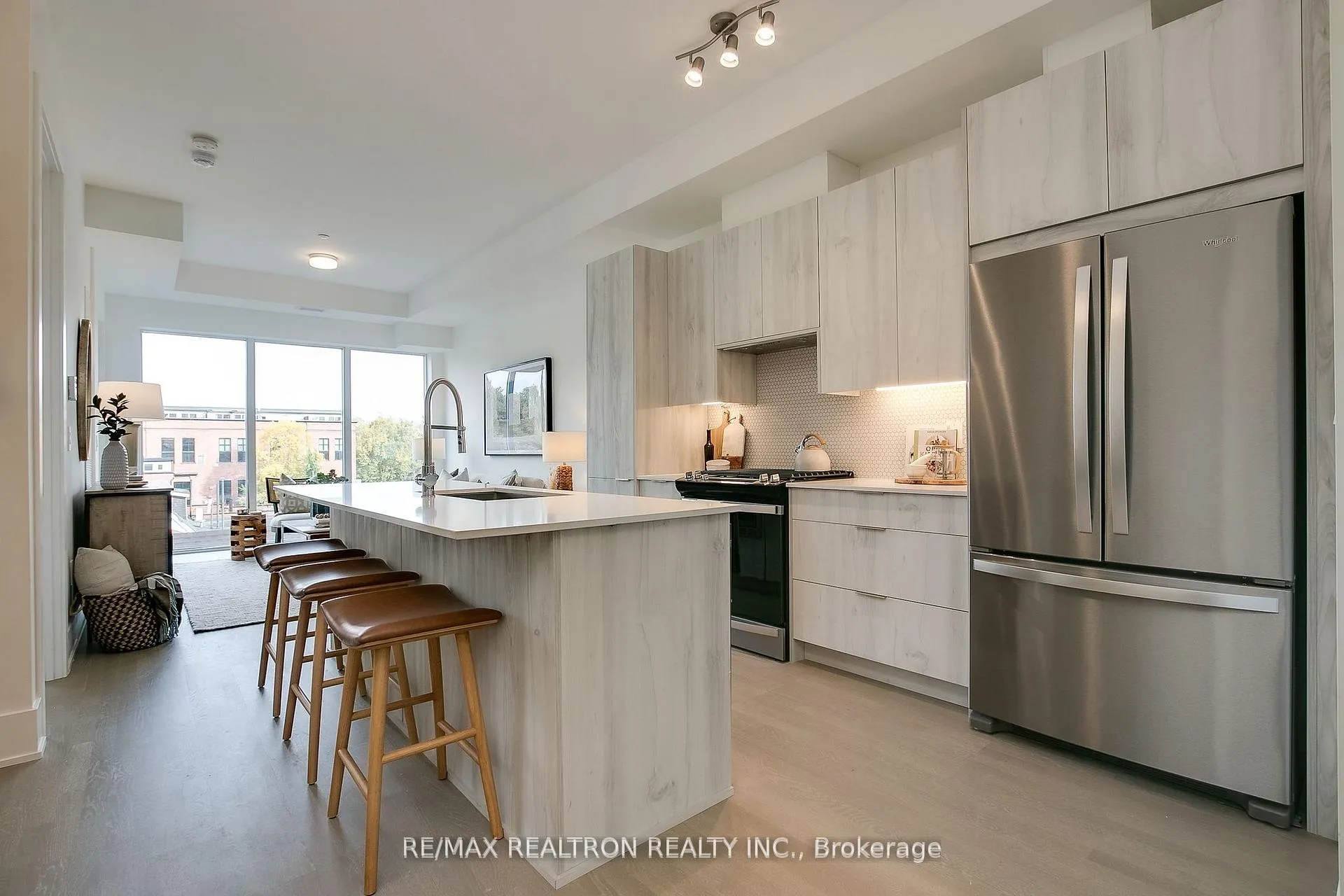 Photo 4 of Unit 404, 495 Logan Avenue, Toronto, North Riverdale — HOMEH