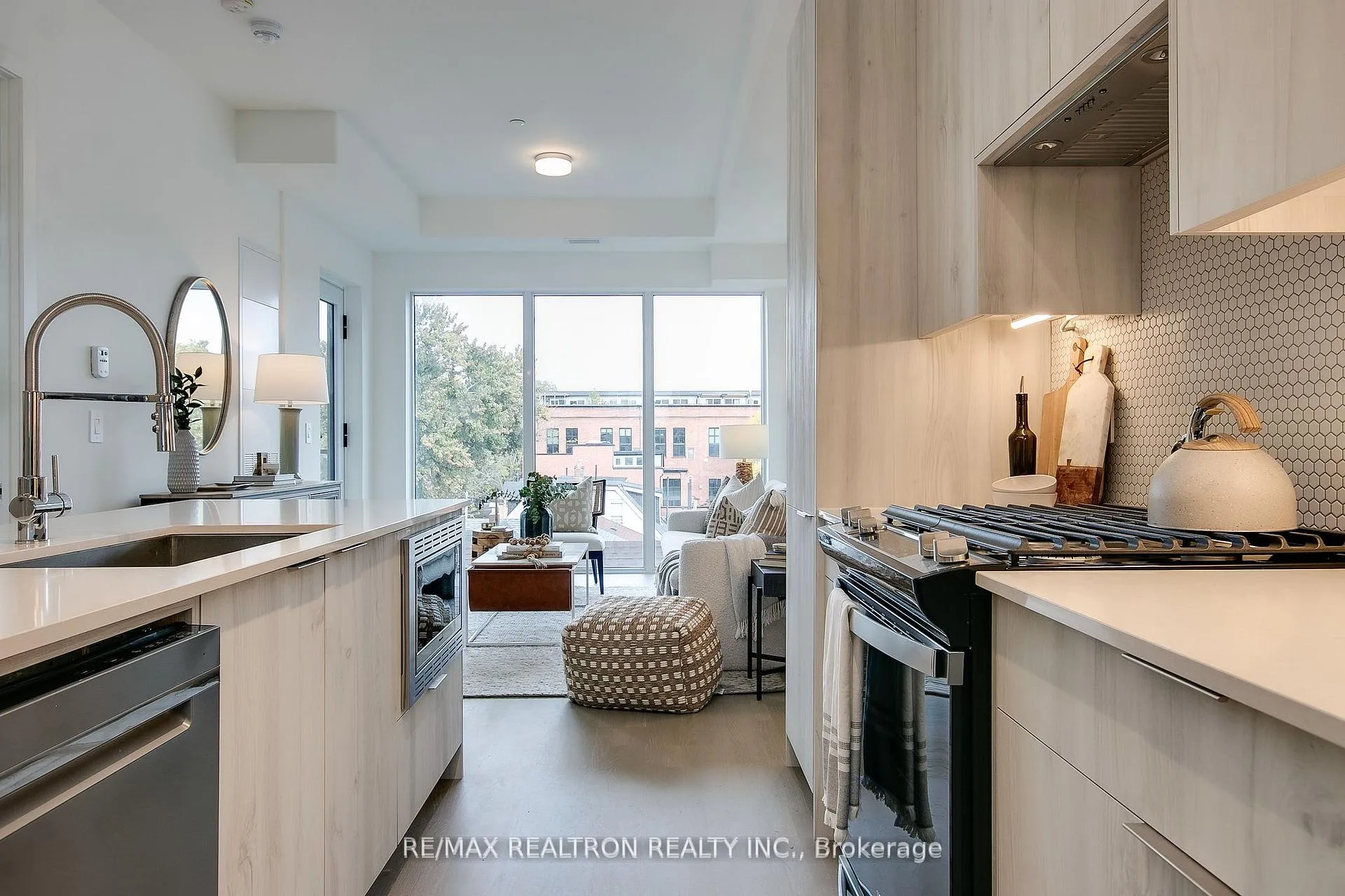 Photo 7 of Unit 404, 495 Logan Avenue, Toronto, North Riverdale — HOMEH