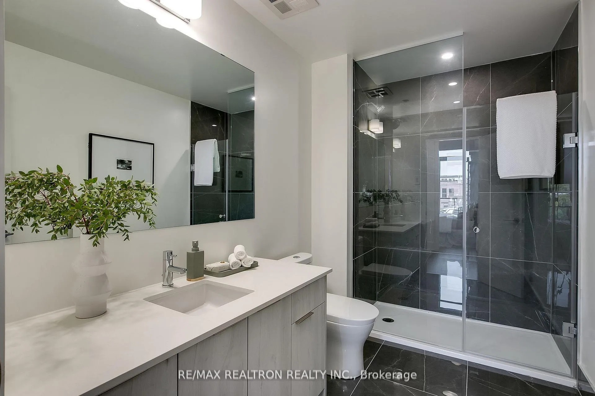 Photo 16 of Unit 404, 495 Logan Avenue, Toronto, North Riverdale — HOMEH