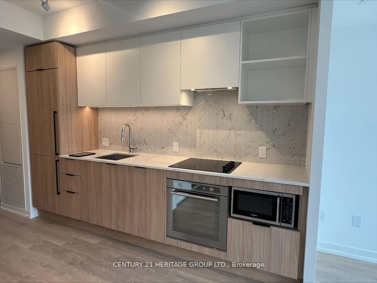 Front of Unit 2708, 82 Dalhousie Street