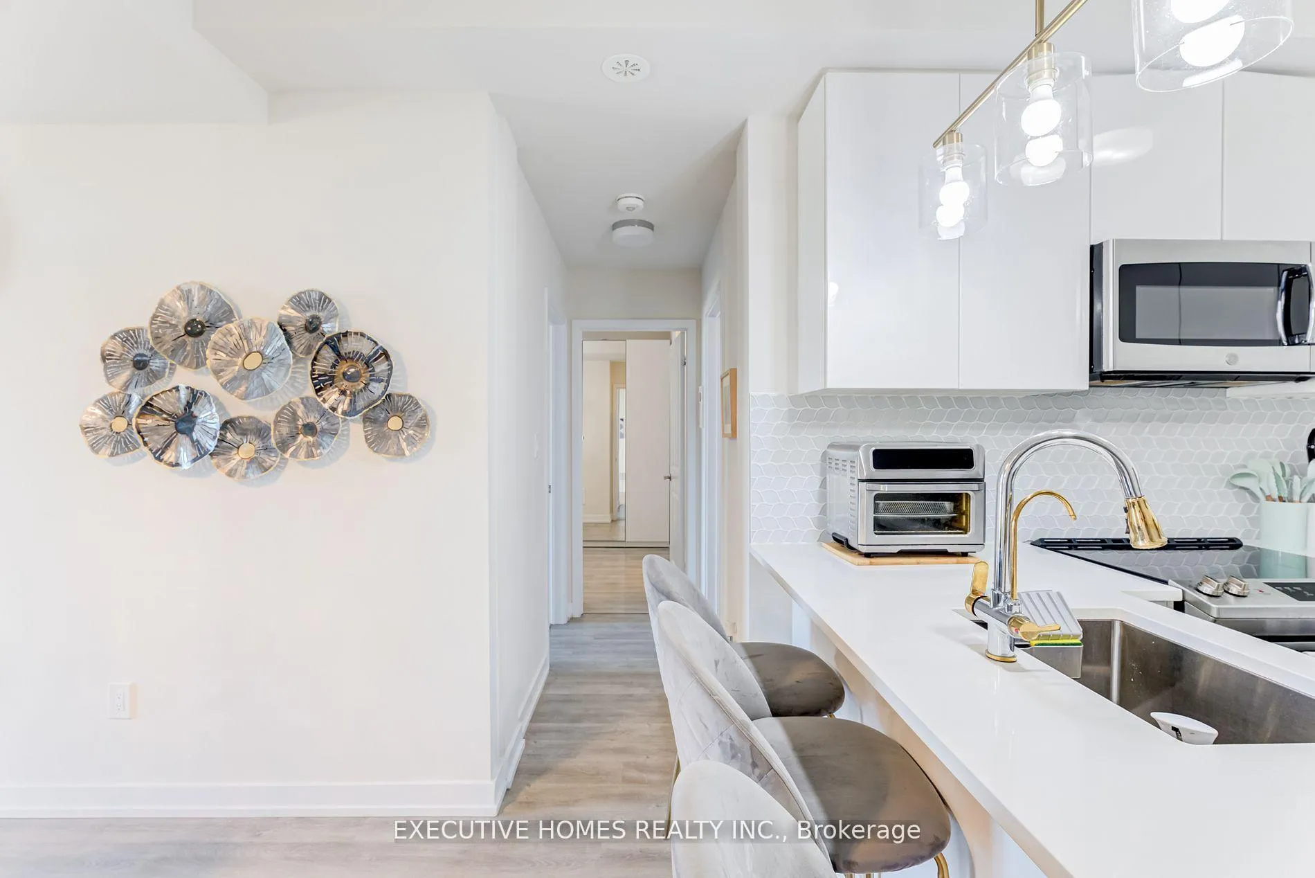 Photo 10 of Unit 407, 2550 Castlegate Crossing, Pickering, Duffin Heights — HOMEH