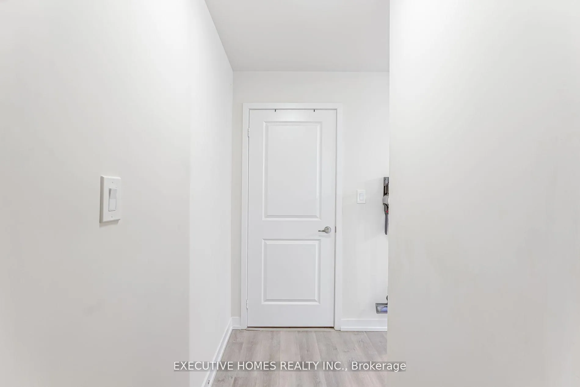 Photo 16 of Unit 407, 2550 Castlegate Crossing, Pickering, Duffin Heights — HOMEH