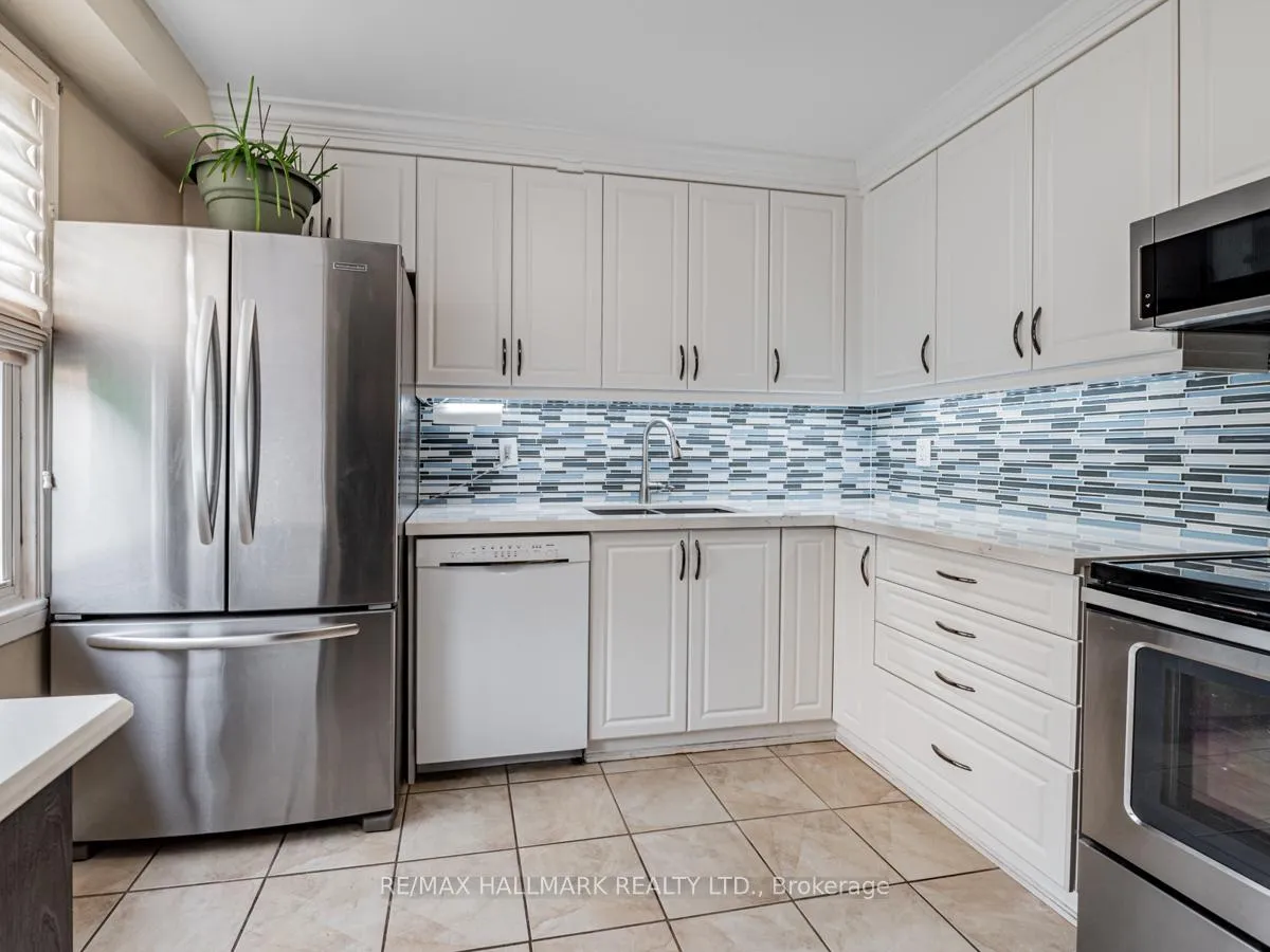 Photo 7 of 1660 John Street, Markham, Bayview Fairway-Bayview Country Club Estates — HOMEH