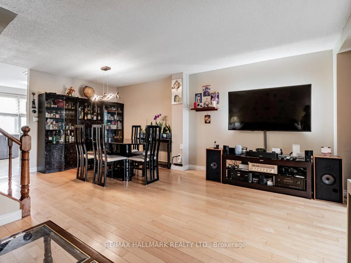 Photo 16 of 1660 John Street, Markham, Bayview Fairway-Bayview Country Club Estates — HOMEH