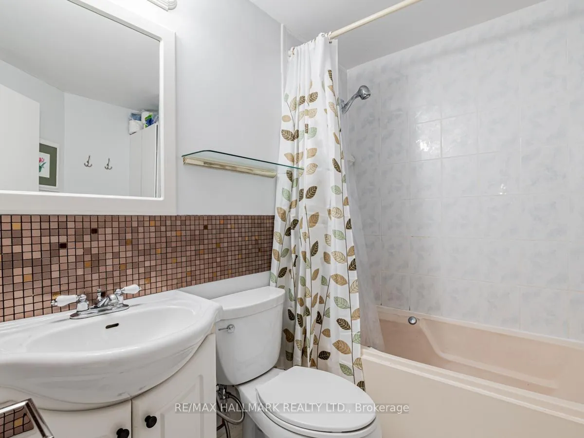 Photo 25 of 1660 John Street, Markham, Bayview Fairway-Bayview Country Club Estates — HOMEH