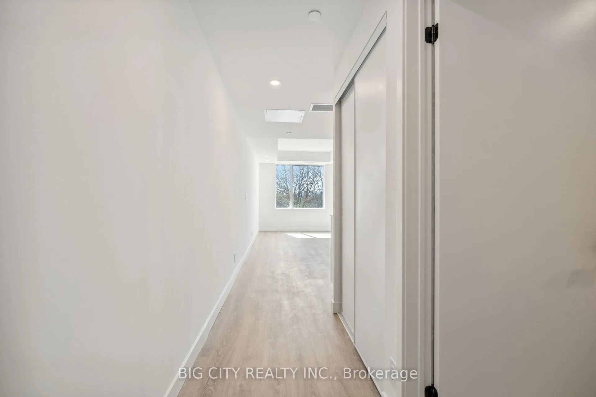 Photo 4 of Unit 319, 1050 Eastern Avenue, Toronto, The Beaches — HOMEH