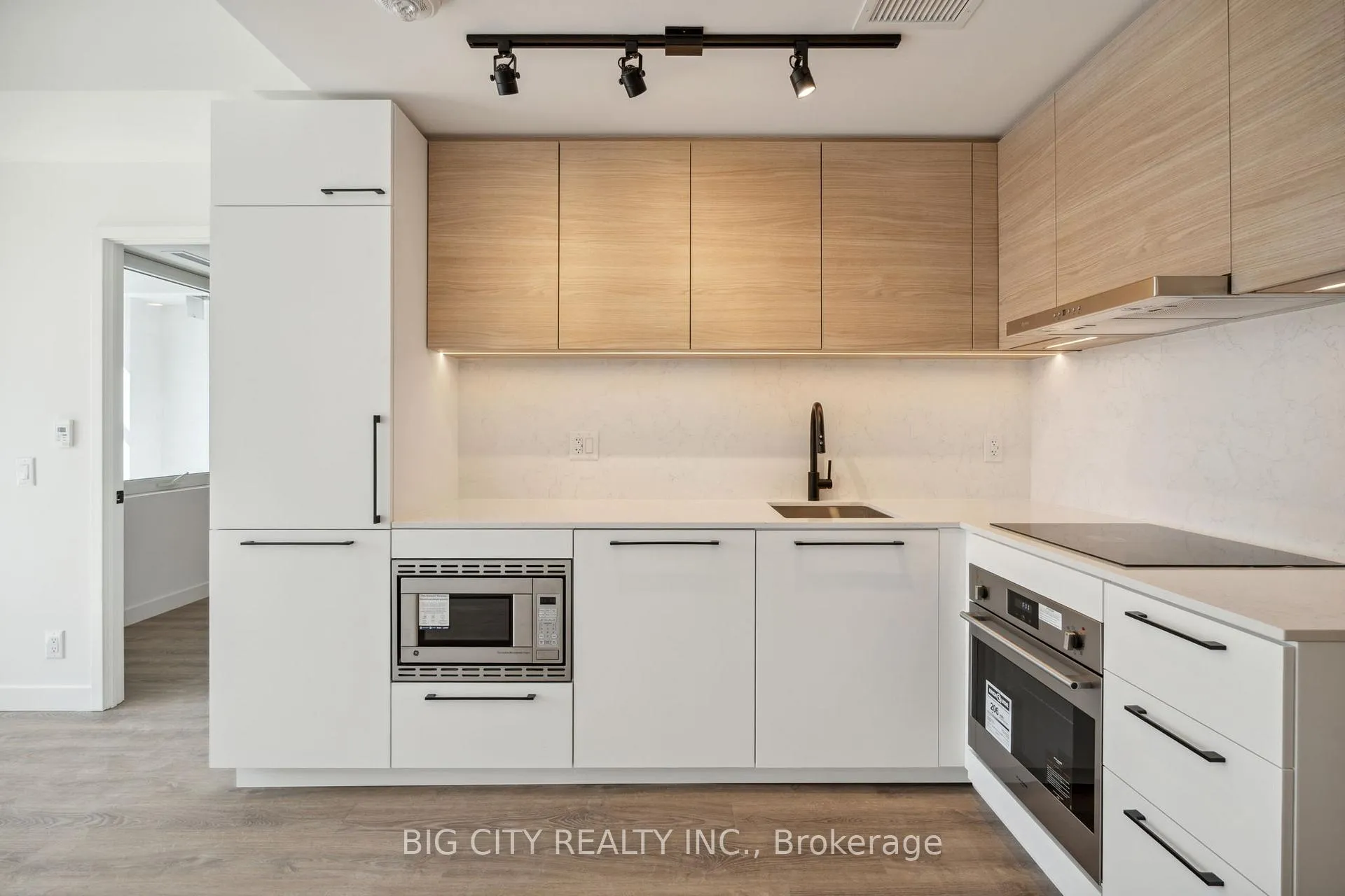 Photo 6 of Unit 319, 1050 Eastern Avenue, Toronto, The Beaches — HOMEH