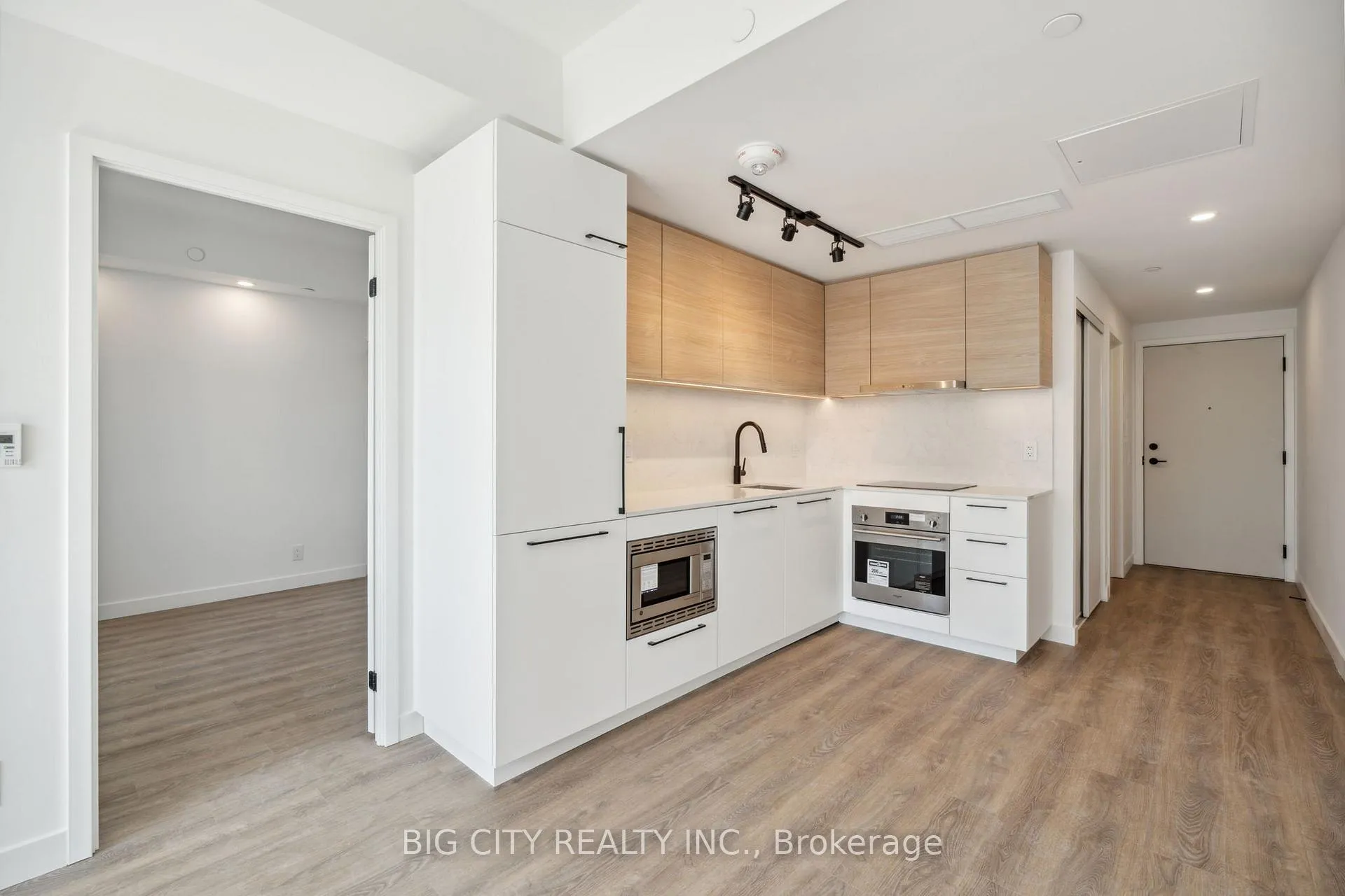 Photo 8 of Unit 319, 1050 Eastern Avenue, Toronto, The Beaches — HOMEH