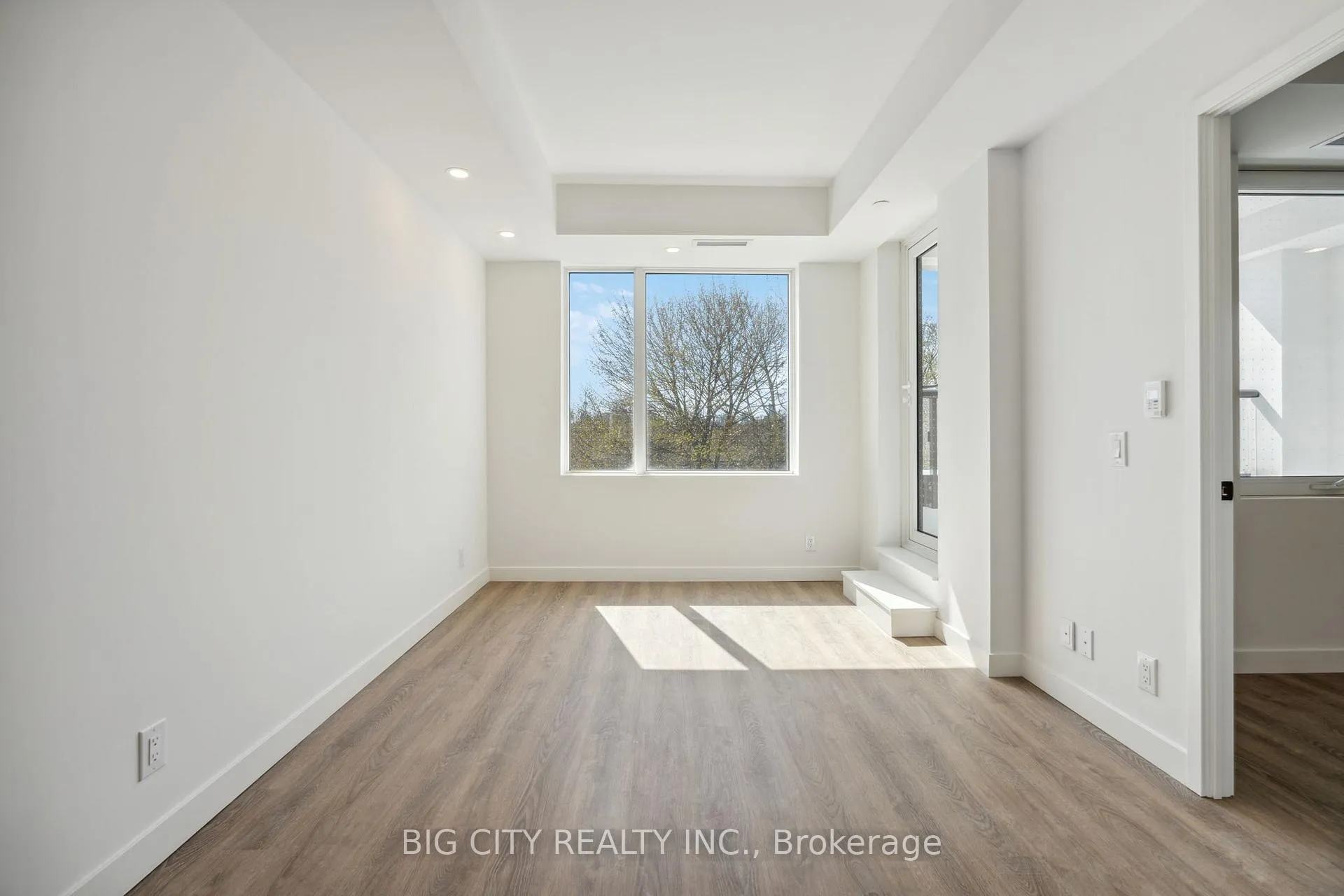 Photo 10 of Unit 319, 1050 Eastern Avenue, Toronto, The Beaches — HOMEH