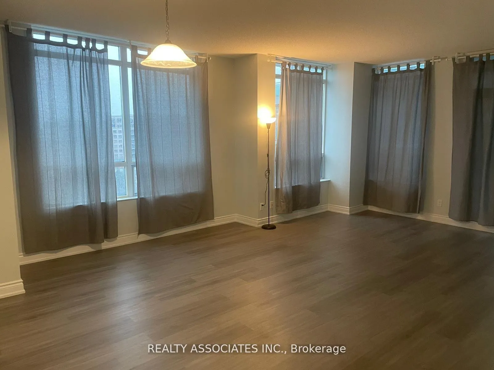 Photo 3 of Unit 1110, 88 Times Avenue, Markham, Commerce Valley — HOMEH