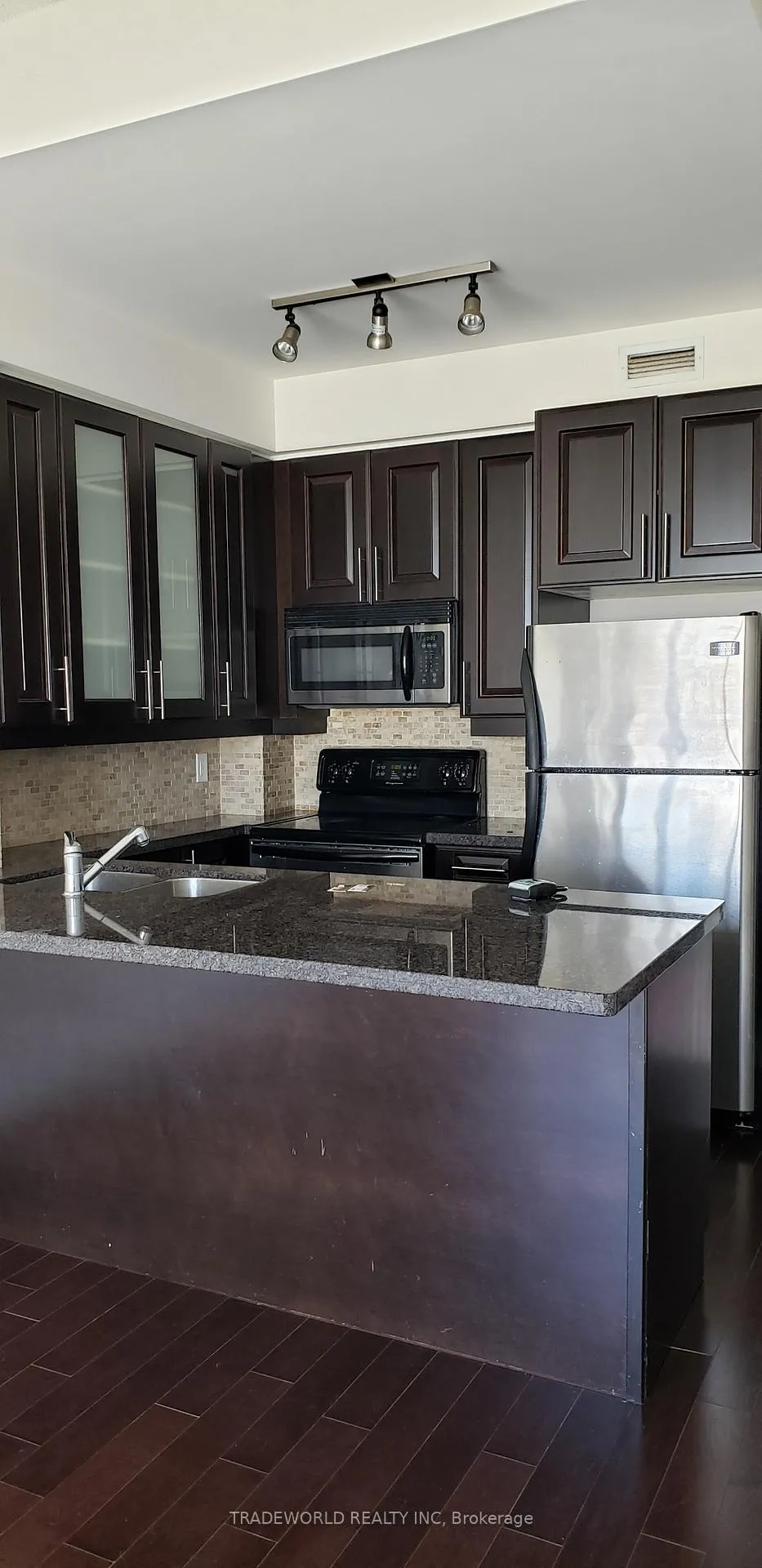 Photo 4 of Unit 719, 39 Upper Duke Crescent, Markham, Unionville — HOMEH