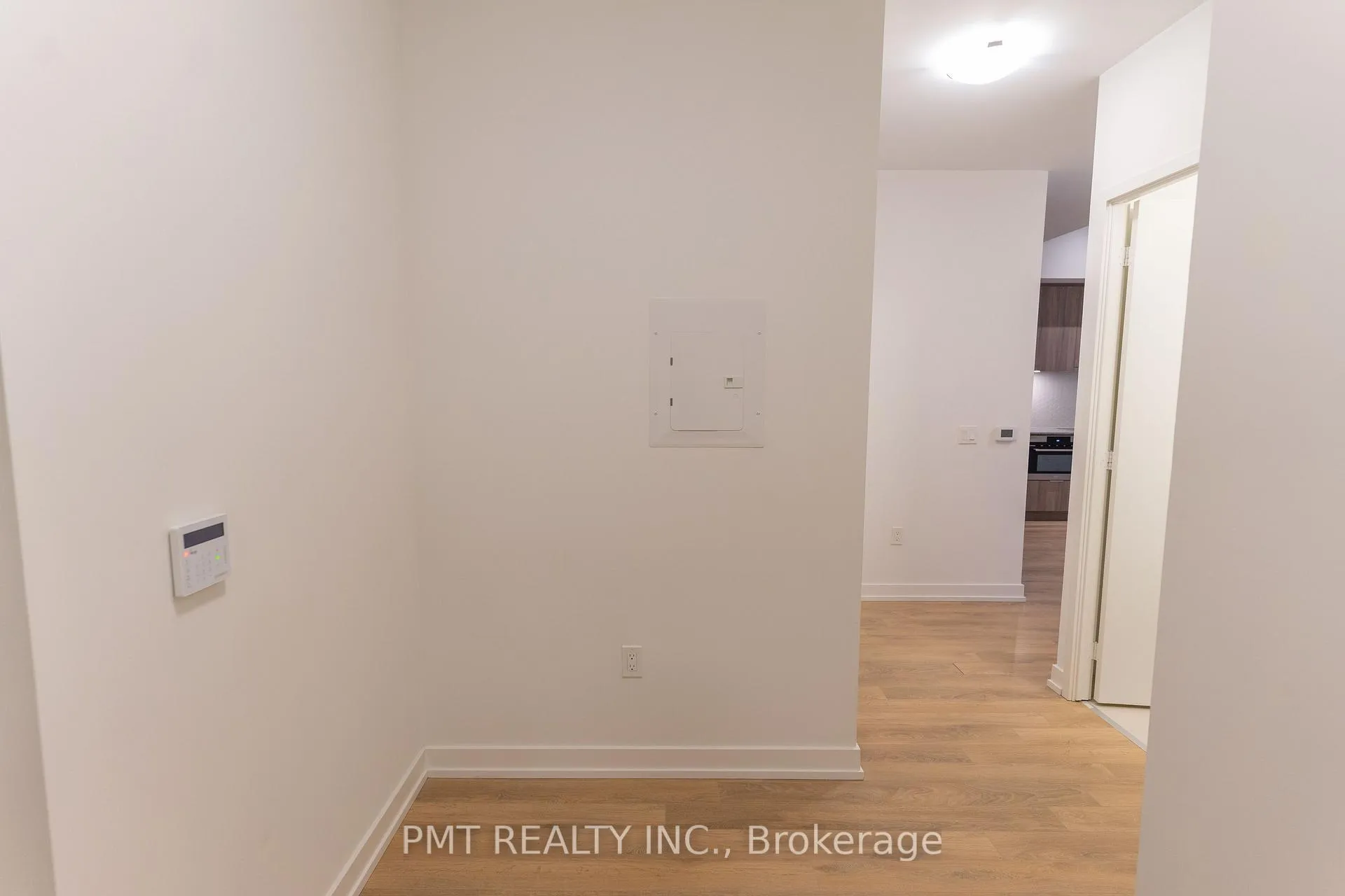 Photo 5 of Unit 913, 158 Front Street E, Toronto, Moss Park — HOMEH