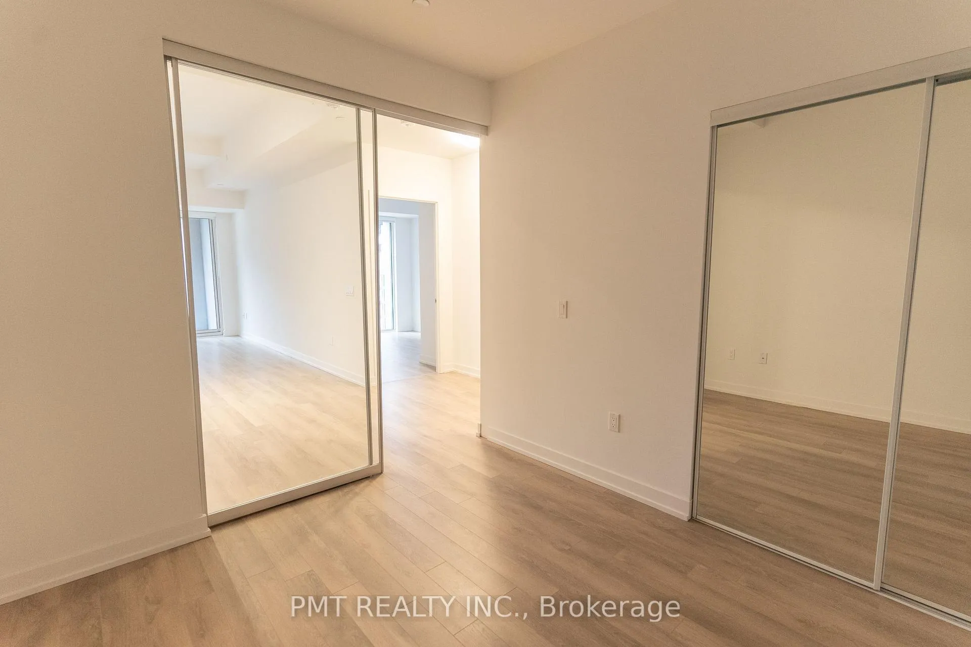 Photo 7 of Unit 913, 158 Front Street E, Toronto, Moss Park — HOMEH