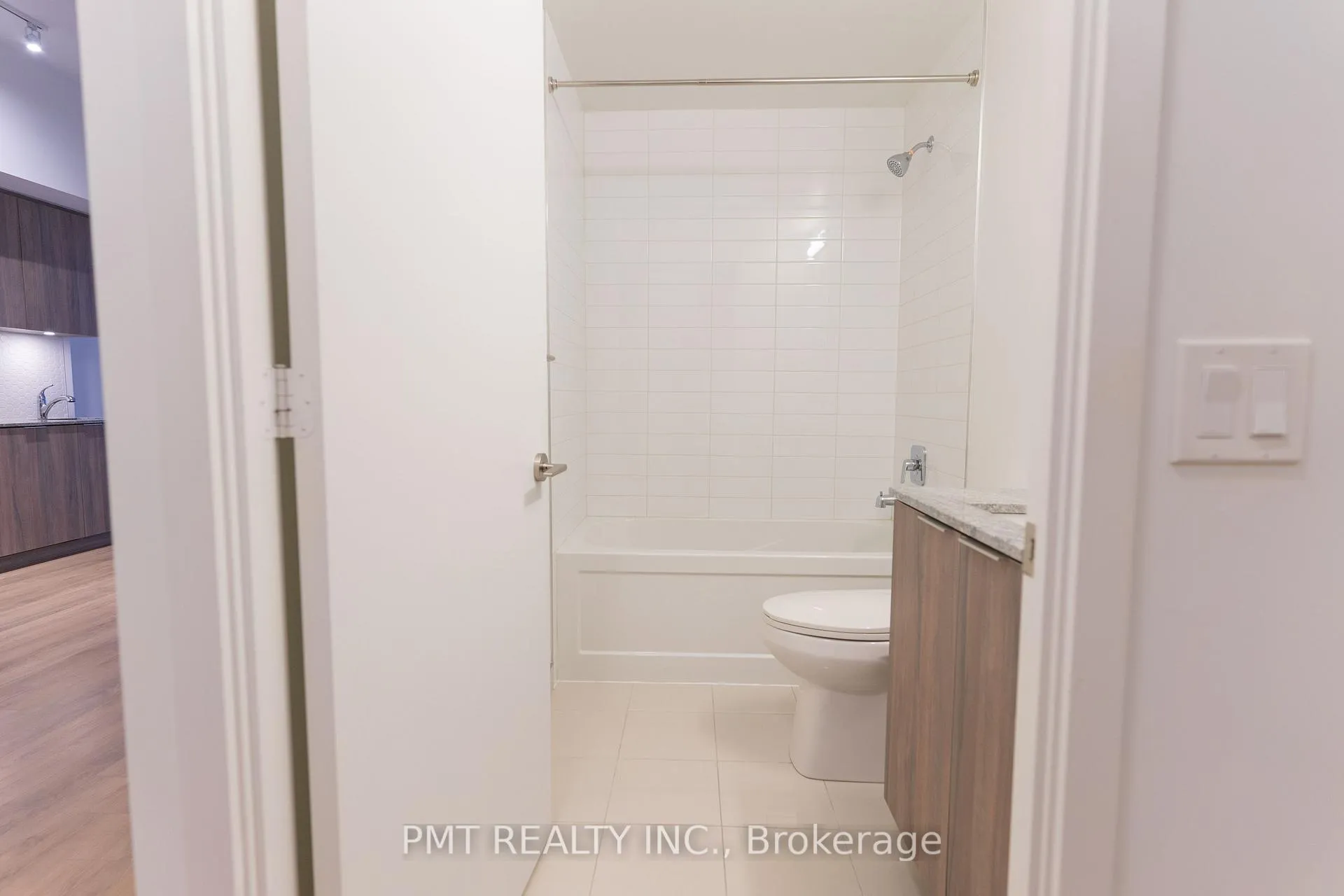 Photo 8 of Unit 913, 158 Front Street E, Toronto, Moss Park — HOMEH