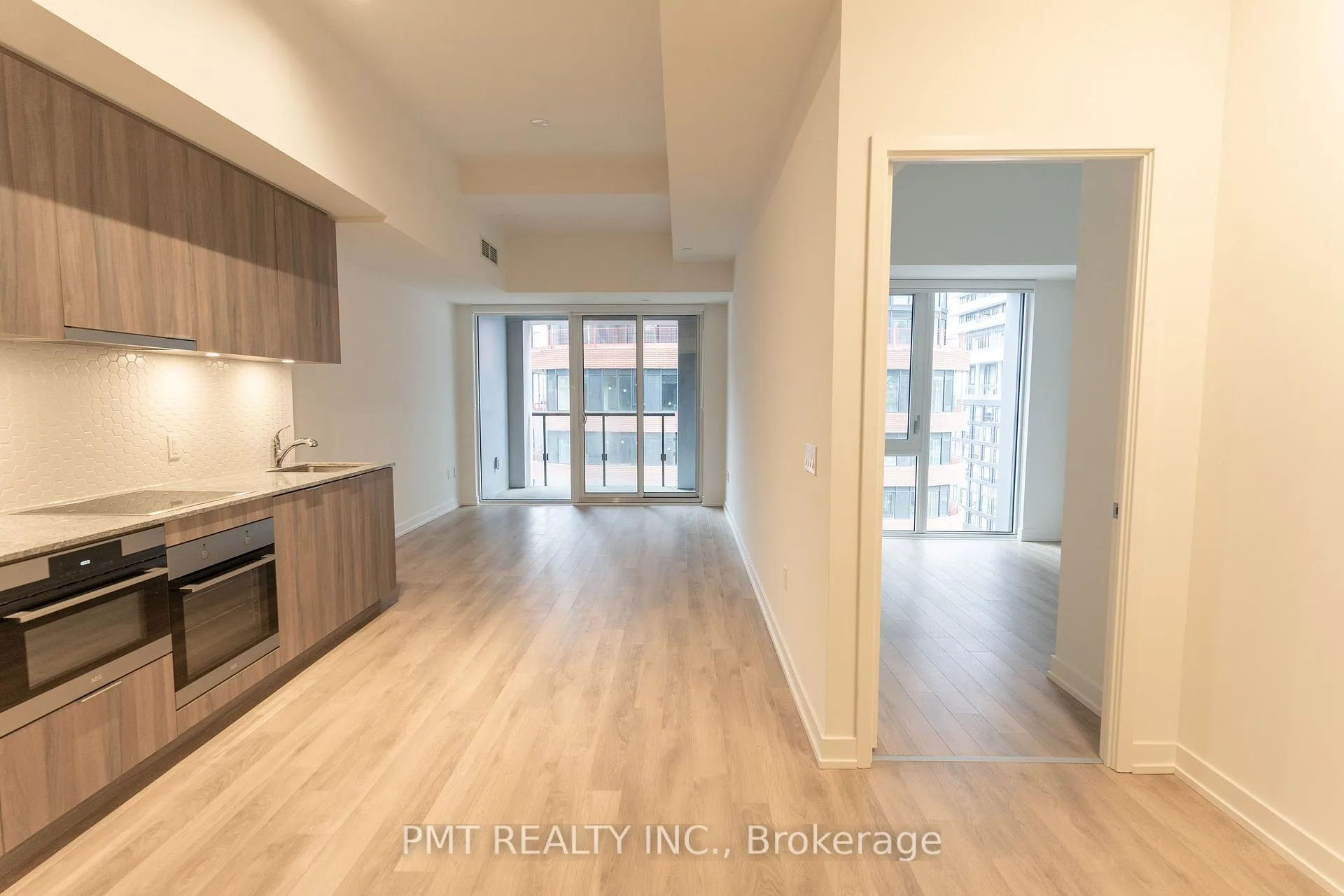 Photo 10 of Unit 913, 158 Front Street E, Toronto, Moss Park — HOMEH