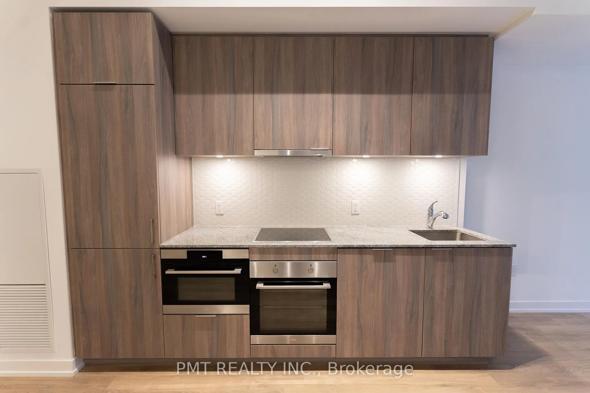 Photo 13 of Unit 913, 158 Front Street E, Toronto, Moss Park — HOMEH