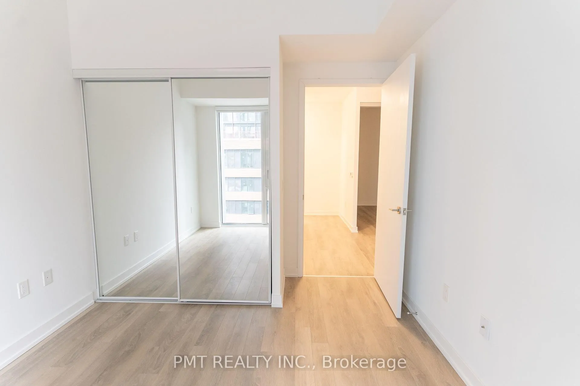 Photo 15 of Unit 913, 158 Front Street E, Toronto, Moss Park — HOMEH