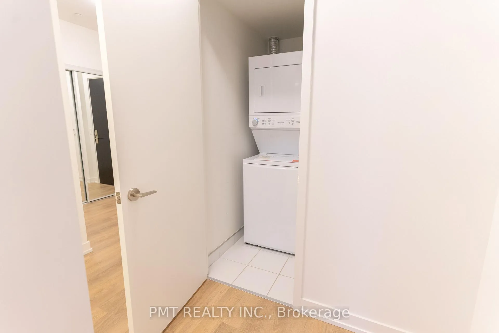 Photo 17 of Unit 913, 158 Front Street E, Toronto, Moss Park — HOMEH