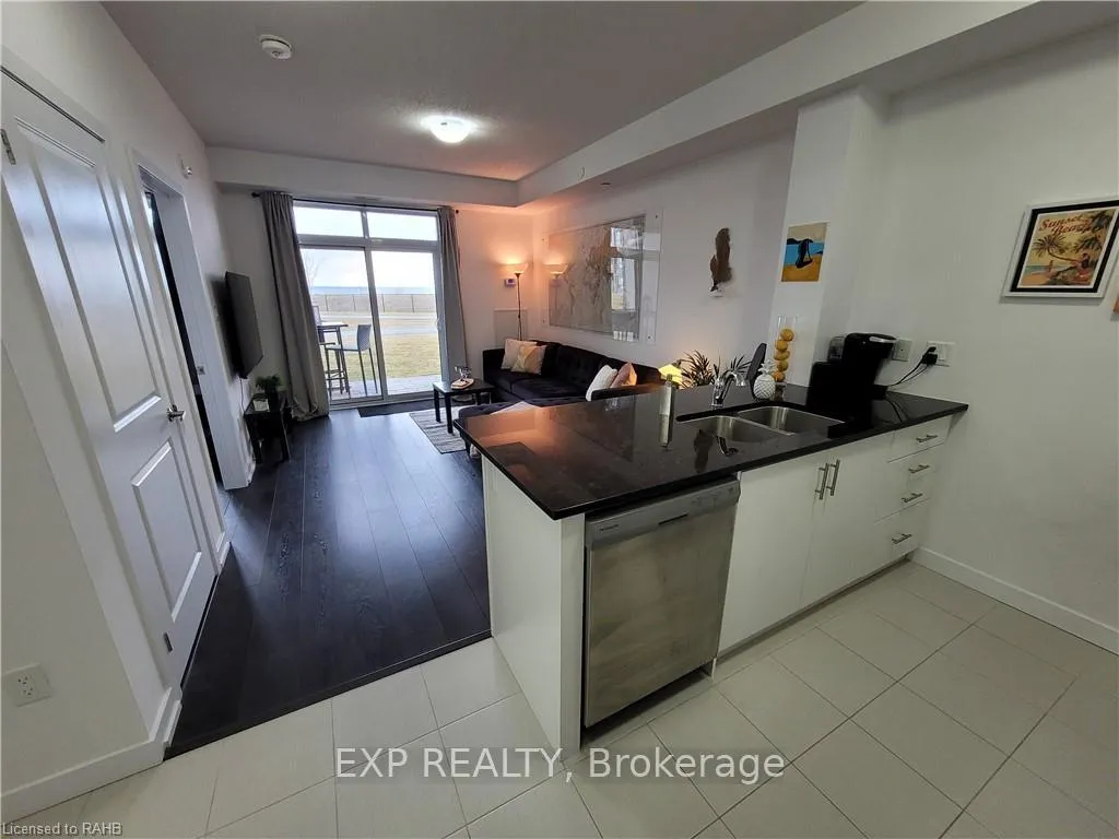 Photo 4 of Unit 106, 101 Shoreview Place, Hamilton, Stoney Creek — HOMEH