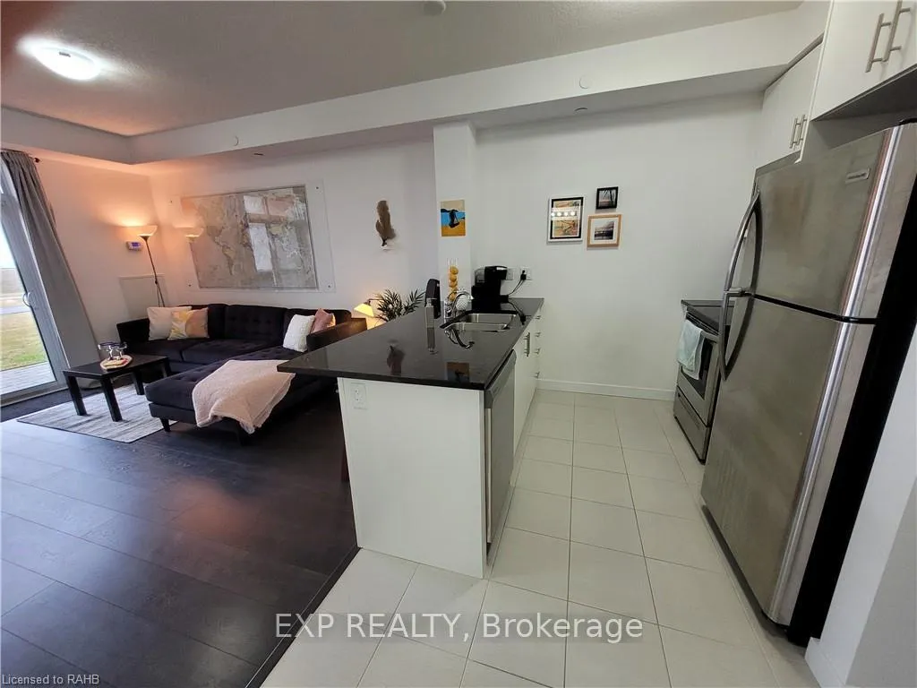 Photo 5 of Unit 106, 101 Shoreview Place, Hamilton, Stoney Creek — HOMEH