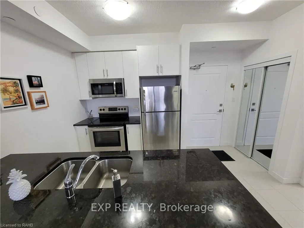 Photo 6 of Unit 106, 101 Shoreview Place, Hamilton, Stoney Creek — HOMEH