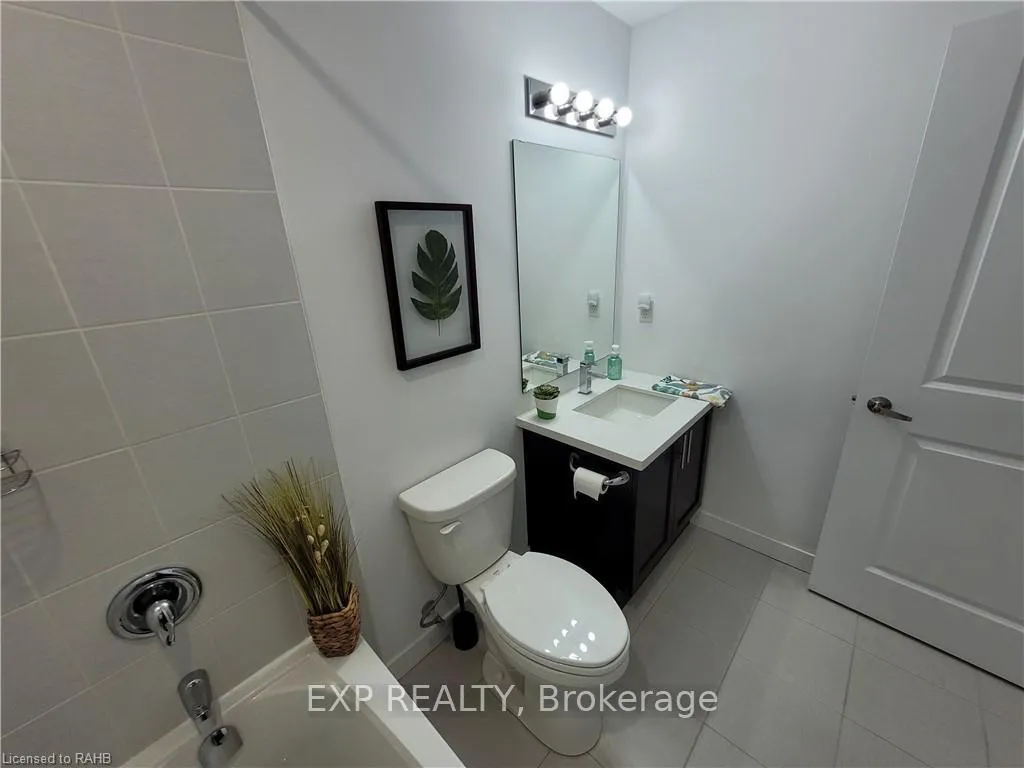 Photo 13 of Unit 106, 101 Shoreview Place, Hamilton, Stoney Creek — HOMEH