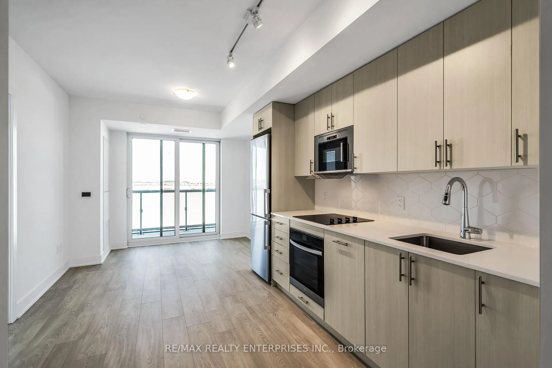 Photo 4 of Unit 1401, 2545 Simcoe Street N, Oshawa, Windfields — HOMEH