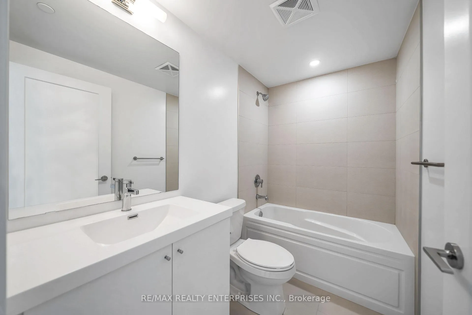Photo 13 of Unit 1401, 2545 Simcoe Street N, Oshawa, Windfields — HOMEH