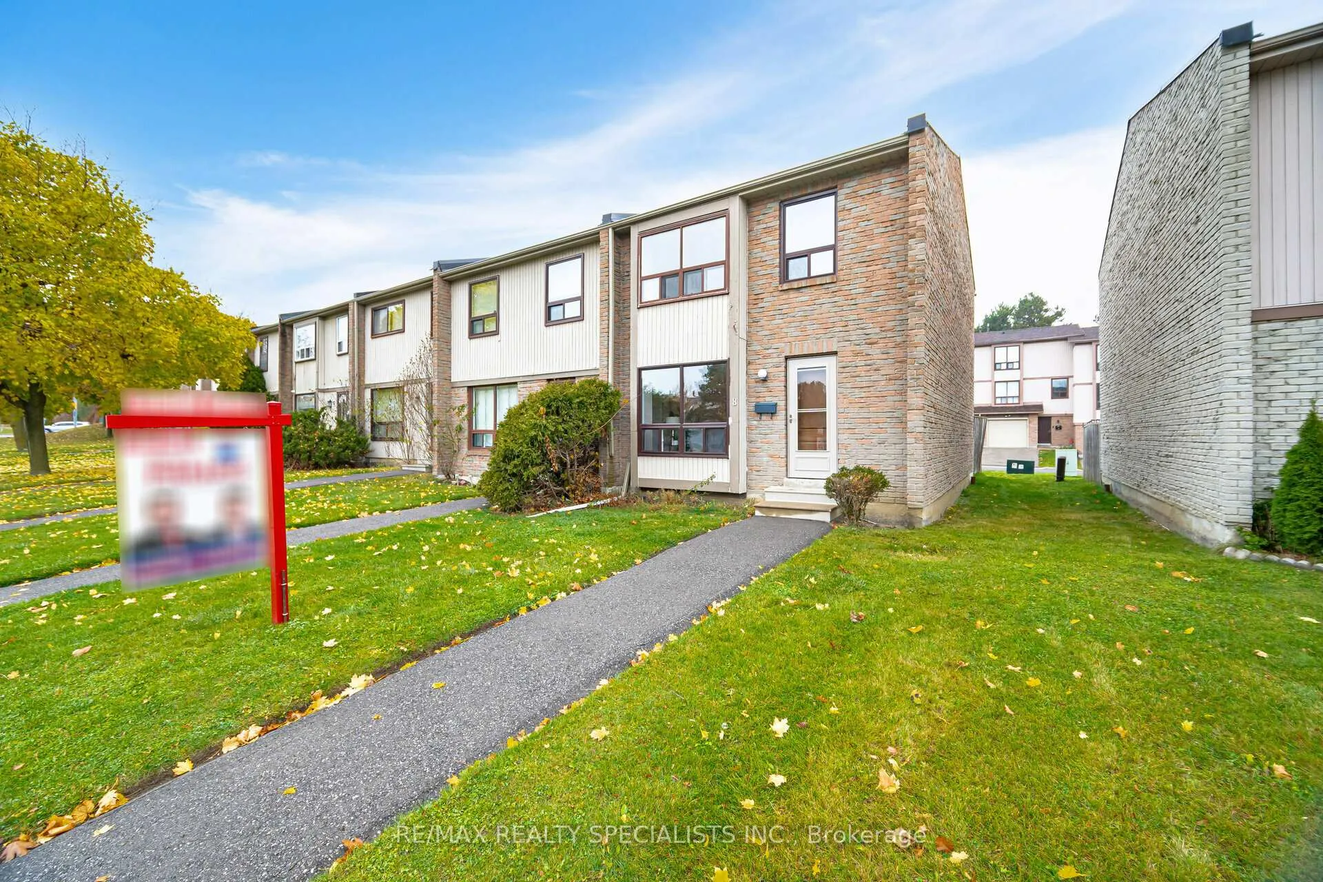 Photo 4 of Unit 8, 8 Guildford Crescent, Brampton, Central Park — HOMEH