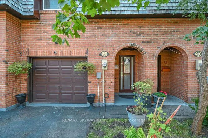 Photo 3 of 51 Briar Path, Brampton, Avondale — HOMEH
