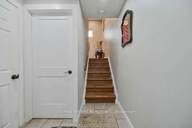 Photo 6 of 51 Briar Path, Brampton, Avondale — HOMEH
