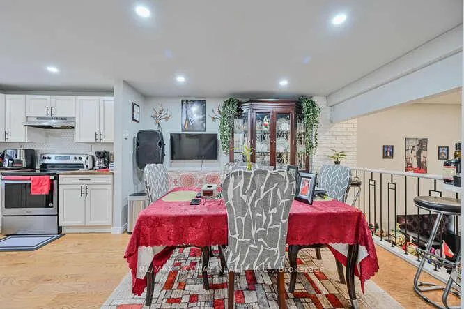 Photo 14 of 51 Briar Path, Brampton, Avondale — HOMEH