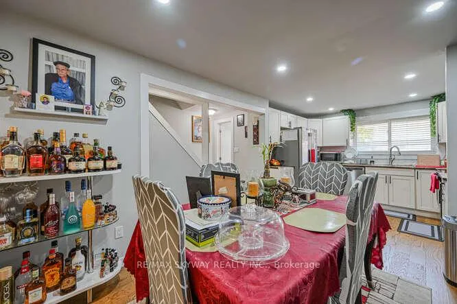 Photo 17 of 51 Briar Path, Brampton, Avondale — HOMEH