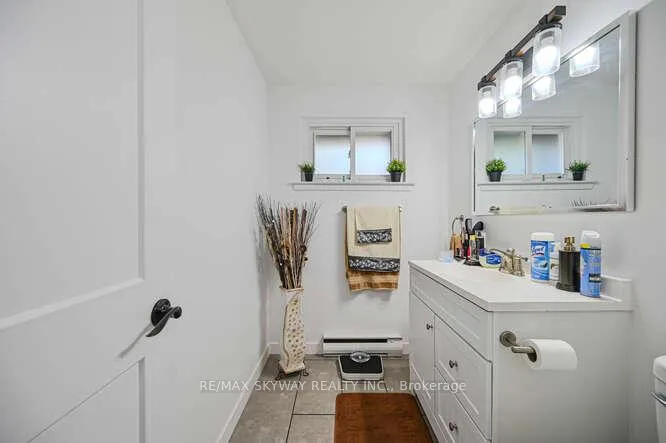 Photo 19 of 51 Briar Path, Brampton, Avondale — HOMEH