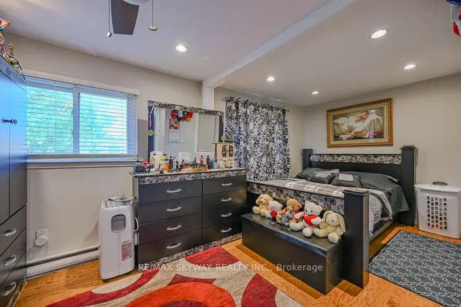 Photo 23 of 51 Briar Path, Brampton, Avondale — HOMEH