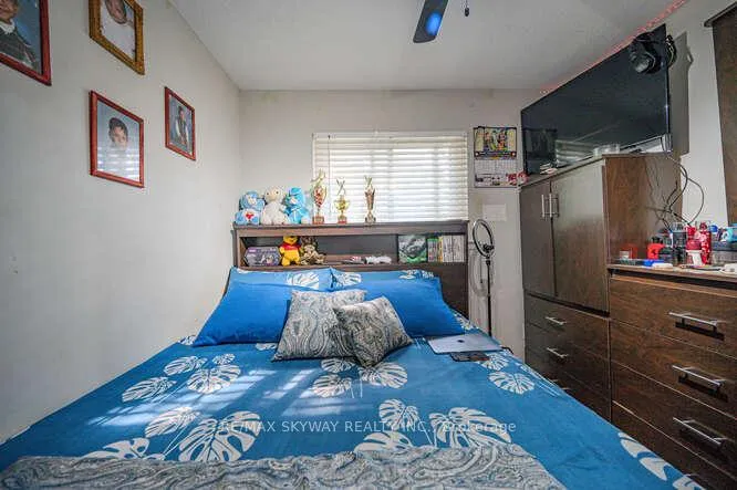 Photo 30 of 51 Briar Path, Brampton, Avondale — HOMEH