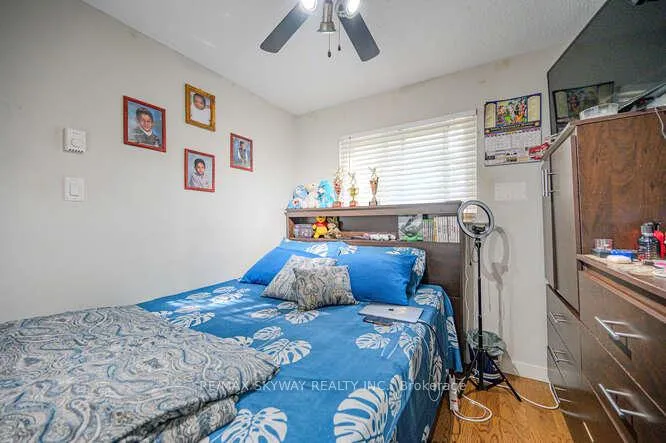 Photo 32 of 51 Briar Path, Brampton, Avondale — HOMEH
