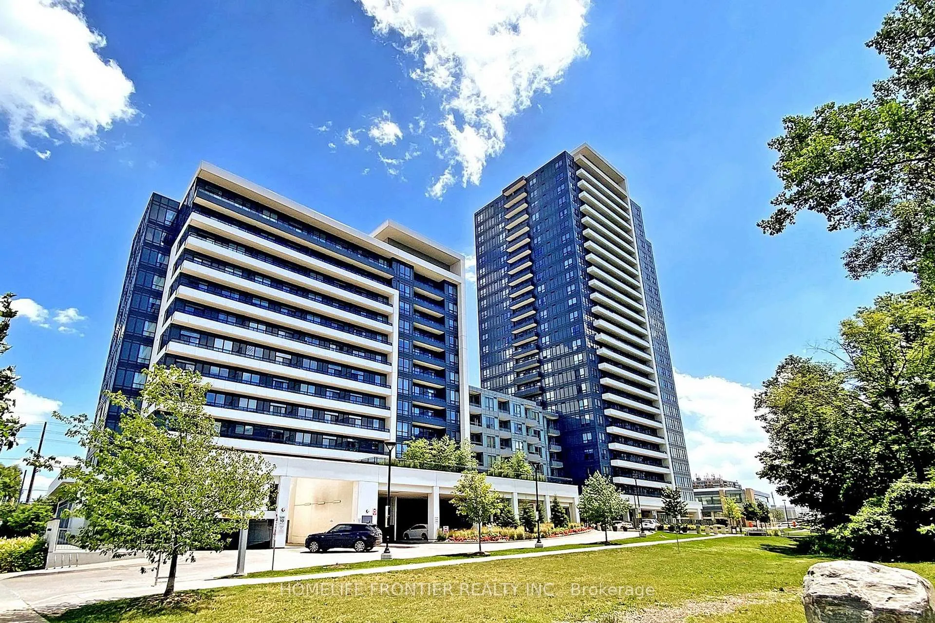 Front of Unit 1911, 7890 Bathurst Street