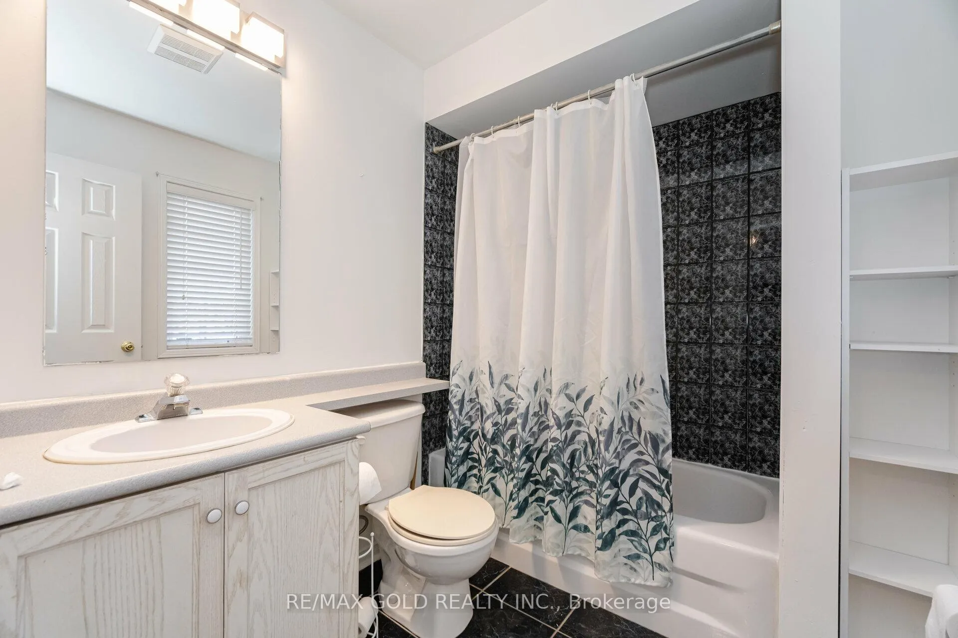 Photo 24 of Unit 32, 9800 McLaughlin Road N, Brampton, Fletcher's Creek Village — HOMEH
