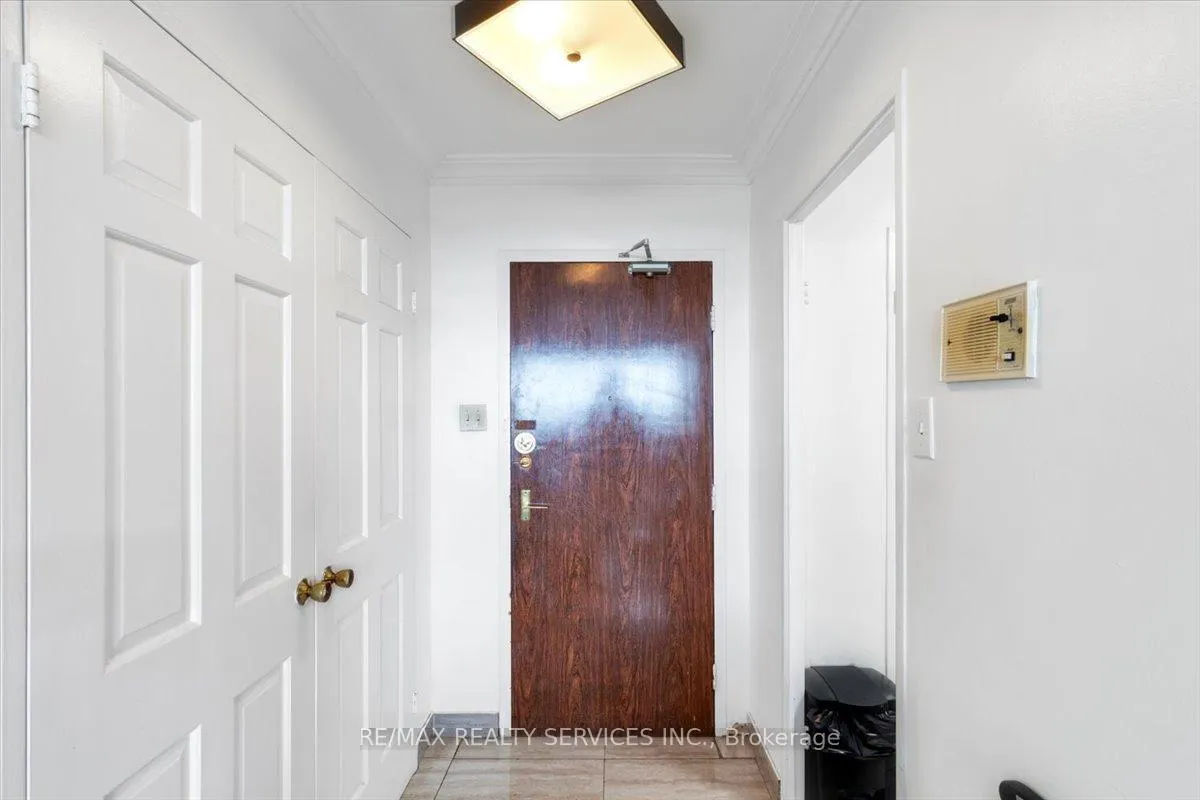 Photo 5 of Unit 801, 3555 Bathurst Street, Toronto, Bedford Park-Nortown — HOMEH