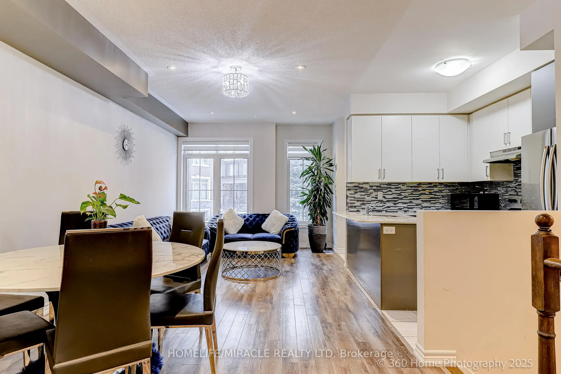 Photo 5 of Unit 33, 181 Parktree Drive, Vaughan, Maple — HOMEH