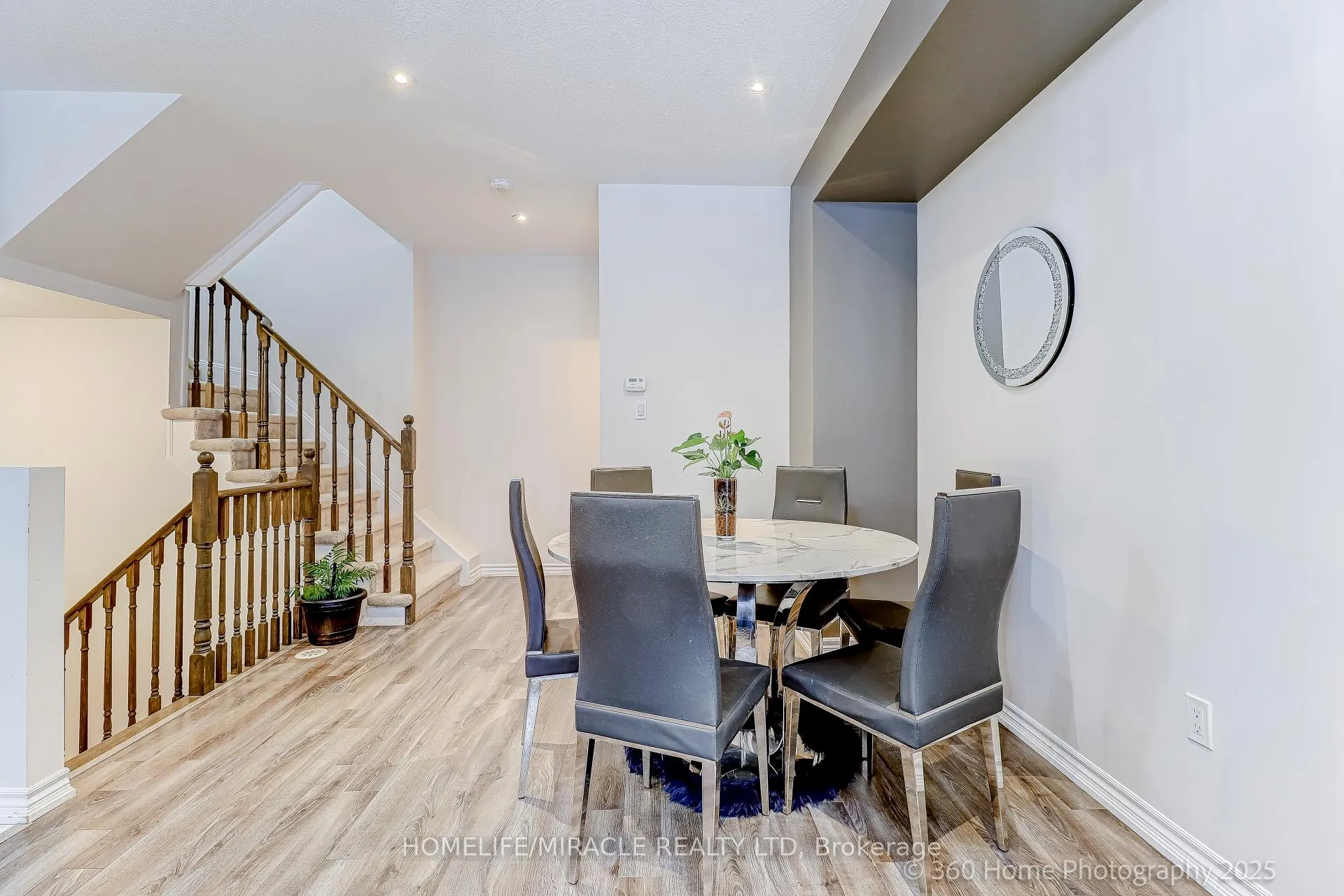 Photo 9 of Unit 33, 181 Parktree Drive, Vaughan, Maple — HOMEH