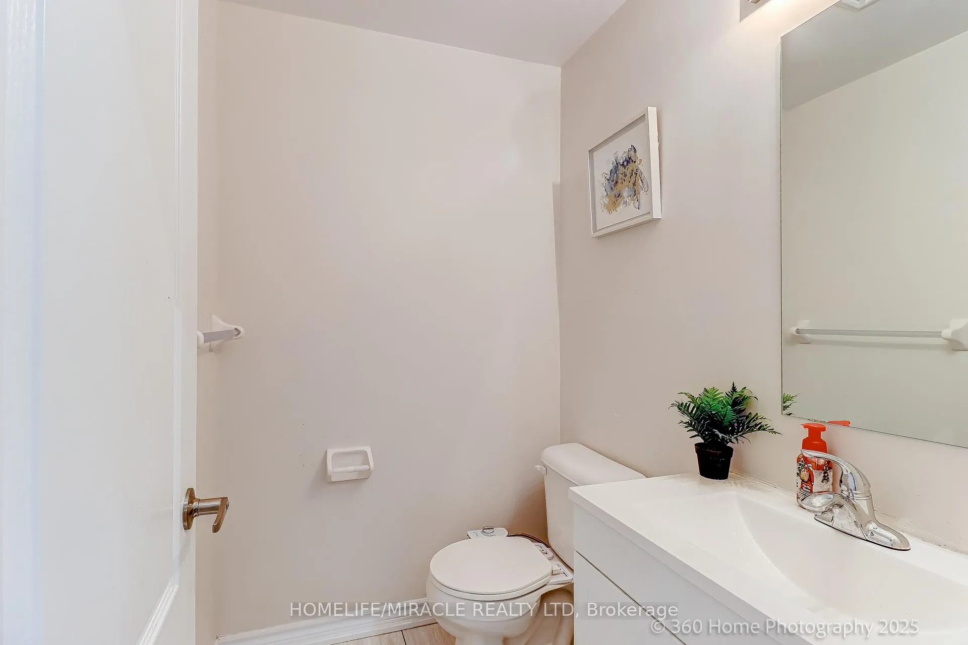 Photo 13 of Unit 33, 181 Parktree Drive, Vaughan, Maple — HOMEH