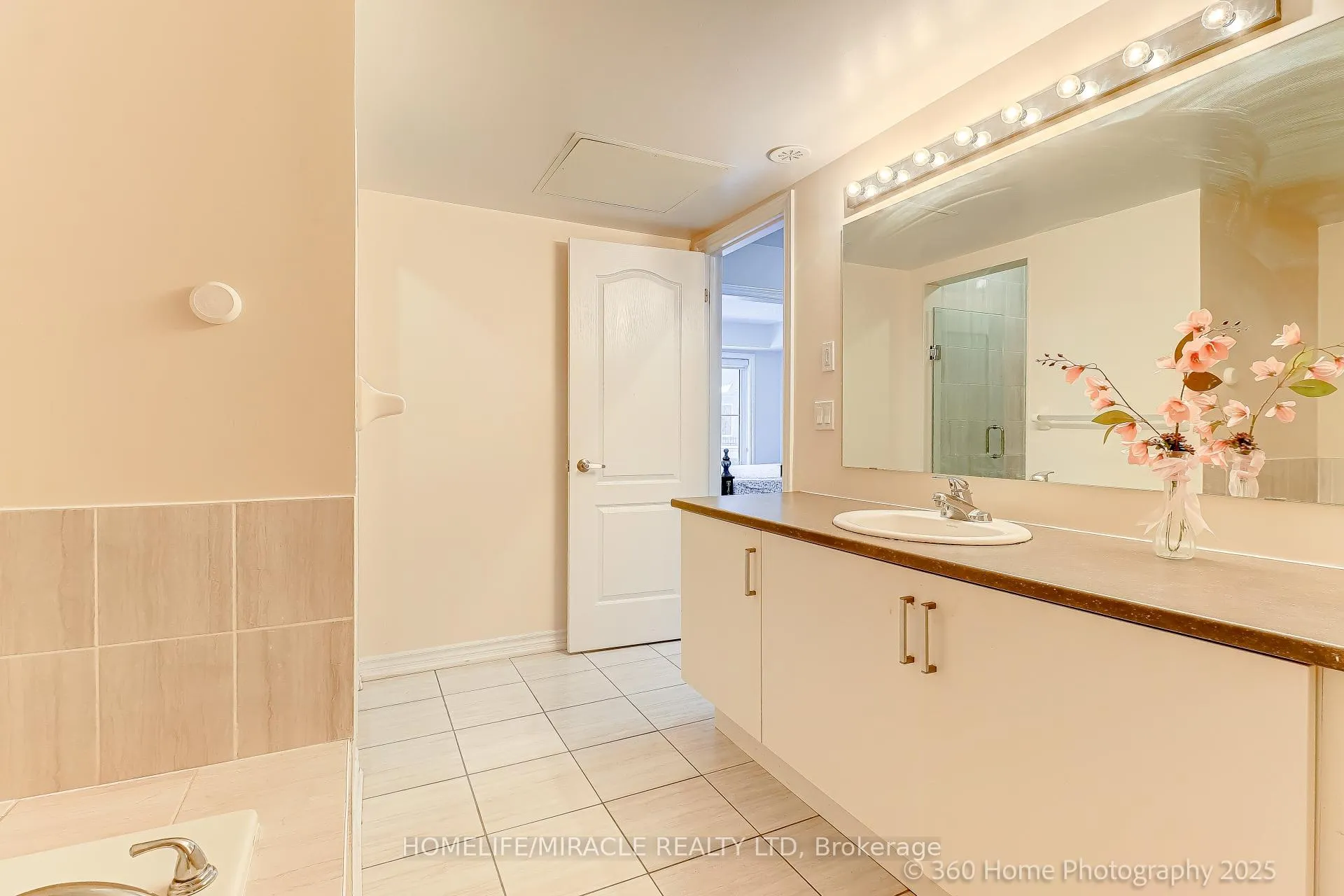 Photo 18 of Unit 33, 181 Parktree Drive, Vaughan, Maple — HOMEH